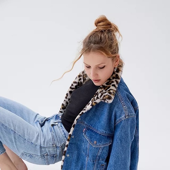 Levi’s leopard jean jacket - Picture 3 of 3